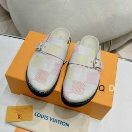 Picture of Louis Vuitton Slippers _SKULVsz35-45GDT0133393
